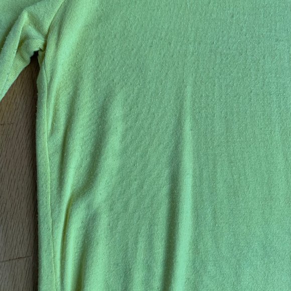 BCBGMaxAzria Emi Long Sleeve Knit Jersey Tee in Chartreuse Yellow Size XS - Picture 4 of 5